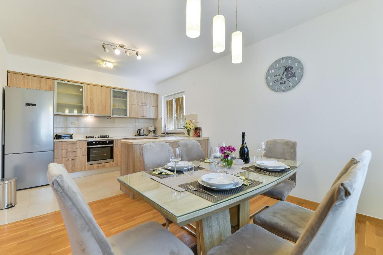 Solis Zadarvillas *