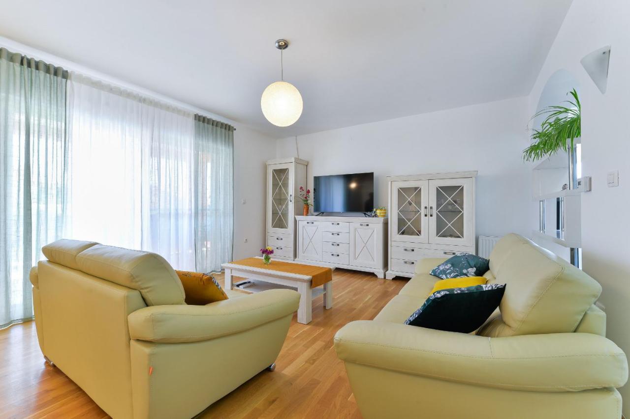 Solis Zadarvillas *